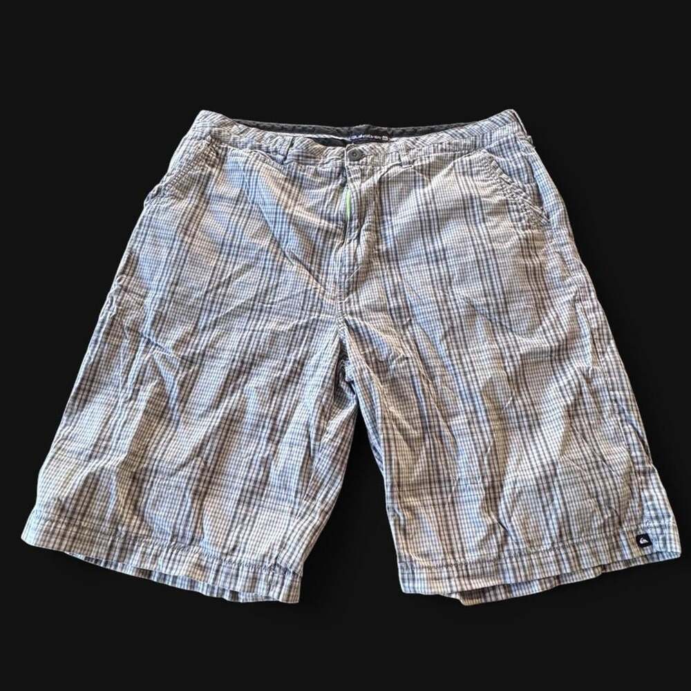 Quiksilver Men's Grey and White Shorts